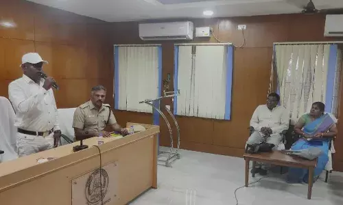 இளஞ்சிறார்களை கையாளுவது எப்படி?  காவல்துறையினருக்கு நீதிபதி அறிவுரை இளஞ்சிறார்களை கையாளுவது எப்படி?  காவல்துறையினருக்கு நீதிபதி அறிவுரை