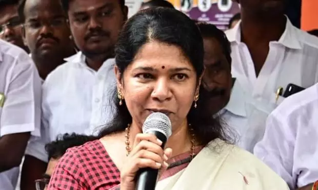 ஒரு கோடி நஷ்டஈடு கேட்டு அண்ணாமலைக்கு கனிமொழி எம்பி நோட்டீஸ் ஒரு கோடி நஷ்டஈடு கேட்டு அண்ணாமலைக்கு கனிமொழி எம்பி நோட்டீஸ்