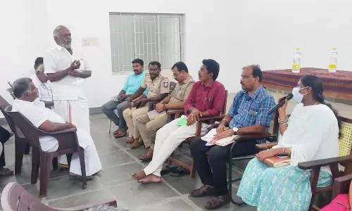 கோவில்பட்டி தனியார் சந்தை விவகாரம்: தற்காலிக அனுமதி வழங்க கோட்டாட்சியர் மறுப்பு கோவில்பட்டி தனியார் சந்தை விவகாரம்: தற்காலிக அனுமதி வழங்க கோட்டாட்சியர் மறுப்பு