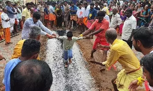தாளியூர் மாகாளியம்மன் கோவிலில் குண்டம் திருவிழா தாளியூர் மாகாளியம்மன் கோவிலில் குண்டம் திருவிழா
