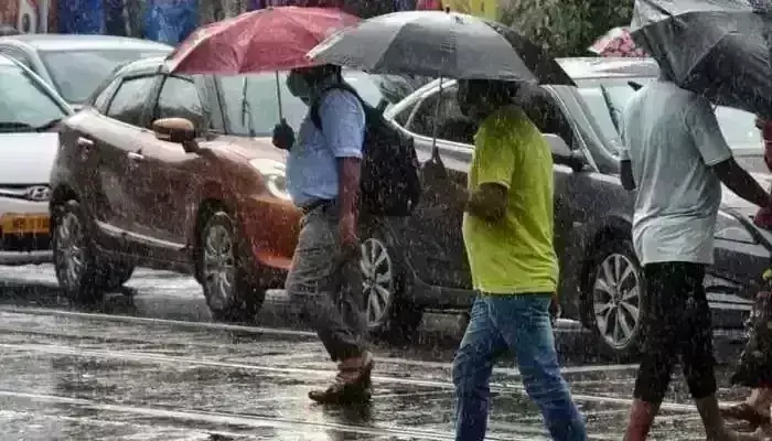 கரூர் மாவட்டத்தில் நீடித்த மழை; விவசாயிகள் மகிழ்ச்சி கரூர் மாவட்டத்தில் நீடித்த மழை; விவசாயிகள் மகிழ்ச்சி