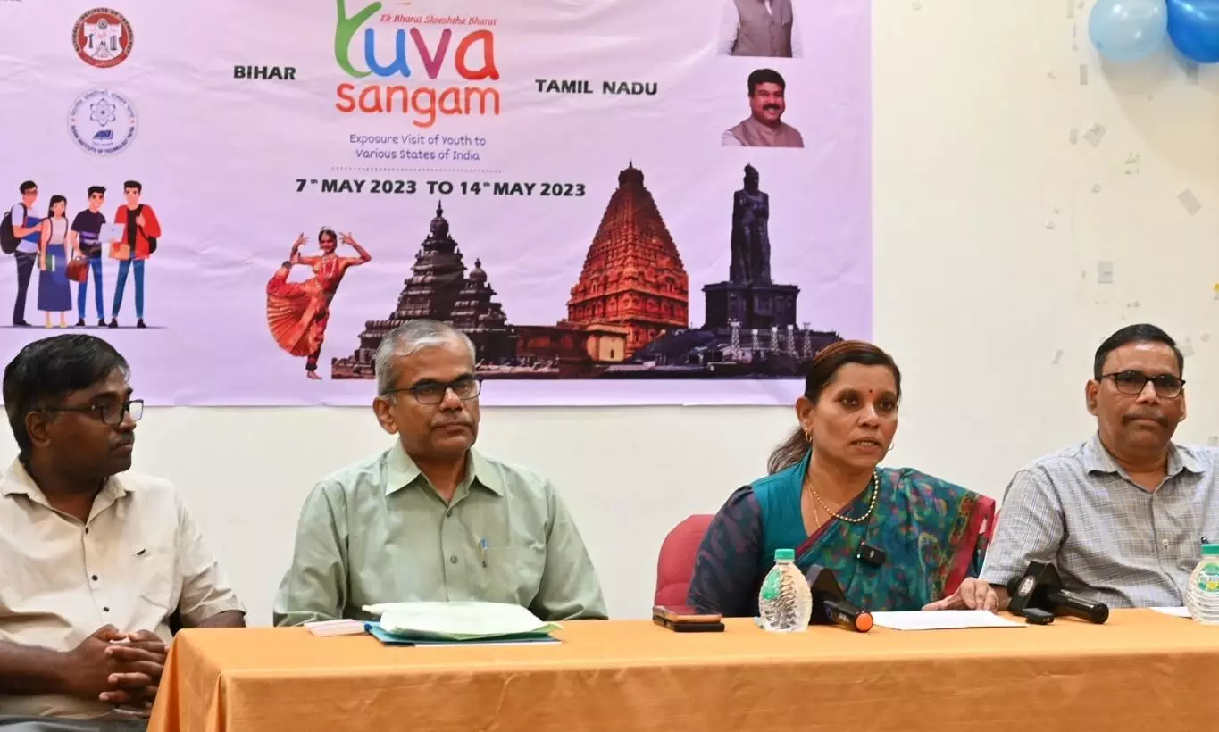 ஒரே பாரதம் திட்டத்தின் கீழ் தமிழக மாணவர்கள் 45 பேர் பீகாருக்கு சுற்றுப்பயணம் ஒரே பாரதம் திட்டத்தின் கீழ் தமிழக மாணவர்கள் 45 பேர் பீகாருக்கு சுற்றுப்பயணம்