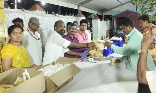 கிரிவலப்பாதையில் 10 திருக்கோயில் பிரசாதங்கள் ஒரே இடத்தில் விற்பனை கிரிவலப்பாதையில் 10 திருக்கோயில் பிரசாதங்கள் ஒரே இடத்தில் விற்பனை
