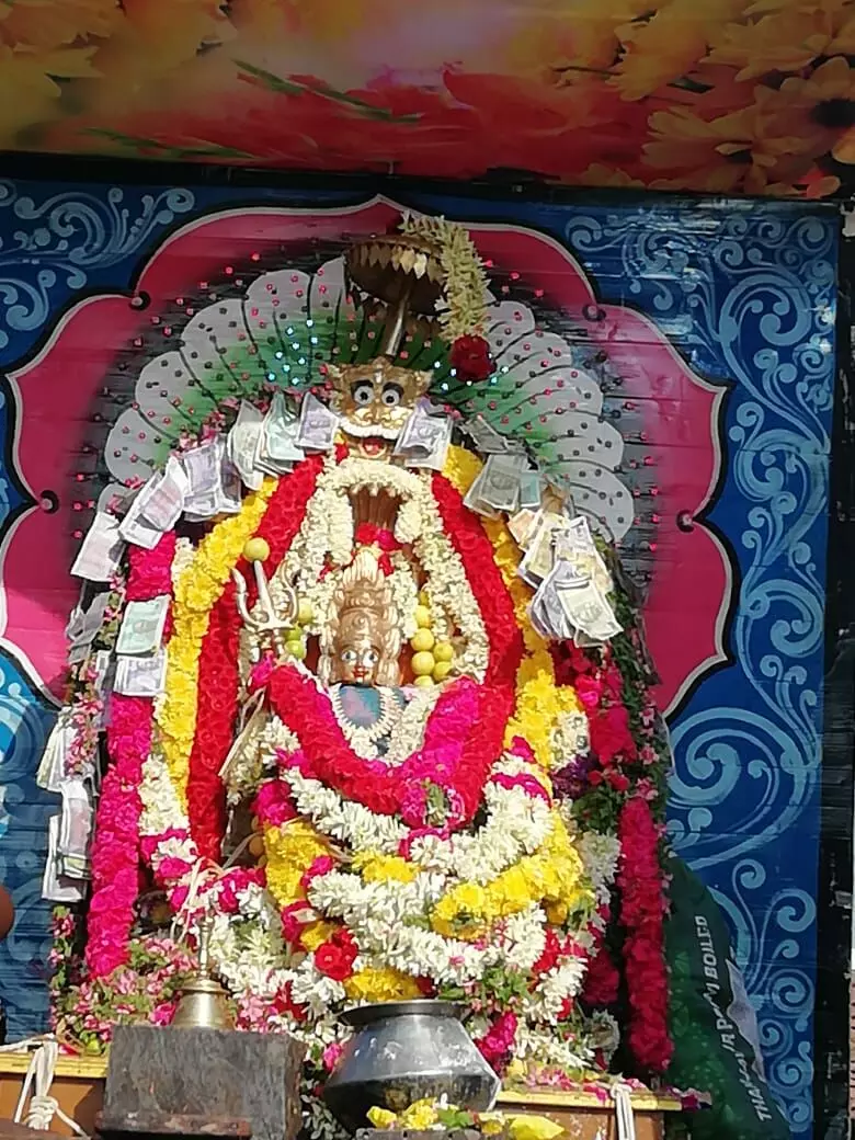 மாரியம்மன் திருவிழா தீர்த்தக்குட ஊர்வலம் மாரியம்மன் திருவிழா தீர்த்தக்குட ஊர்வலம்