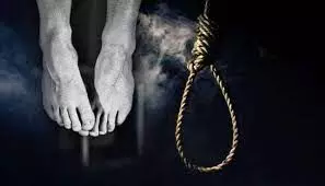 கோவை ஐ.டி. ஊழியர் தூக்கிட்டு தற்கொலை: காதலி தற்கொலை முயற்சி கோவை ஐ.டி. ஊழியர் தூக்கிட்டு தற்கொலை: காதலி தற்கொலை முயற்சி