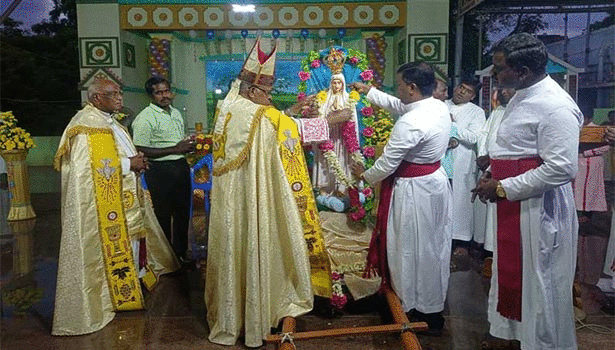 வள்ளியூர் புனித பாத்திமா அன்னை தேவாலய தேர் பவனி! வள்ளியூர் புனித பாத்திமா அன்னை தேவாலய தேர் பவனி!