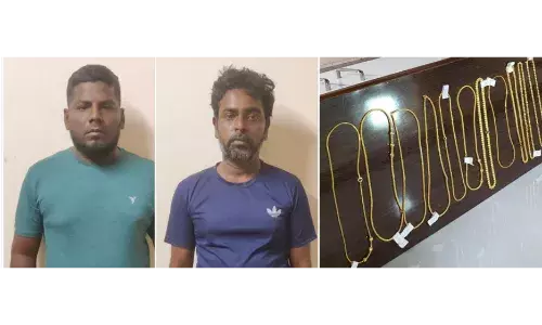 ஓய்வு பெற்ற அரசு ஊழியரின் வீட்டில் கொள்ளையடித்த வழக்கில் இருவர் கைது ஓய்வு பெற்ற அரசு ஊழியரின் வீட்டில் கொள்ளையடித்த வழக்கில் இருவர் கைது