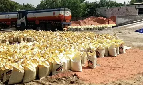தூத்துக்குடியில் ரூ. 1 கோடி மதிப்பிலான 150 டன் பொட்டாஷ் உரம் கடத்தல் தூத்துக்குடியில் ரூ. 1 கோடி மதிப்பிலான 150 டன் பொட்டாஷ் உரம் கடத்தல்