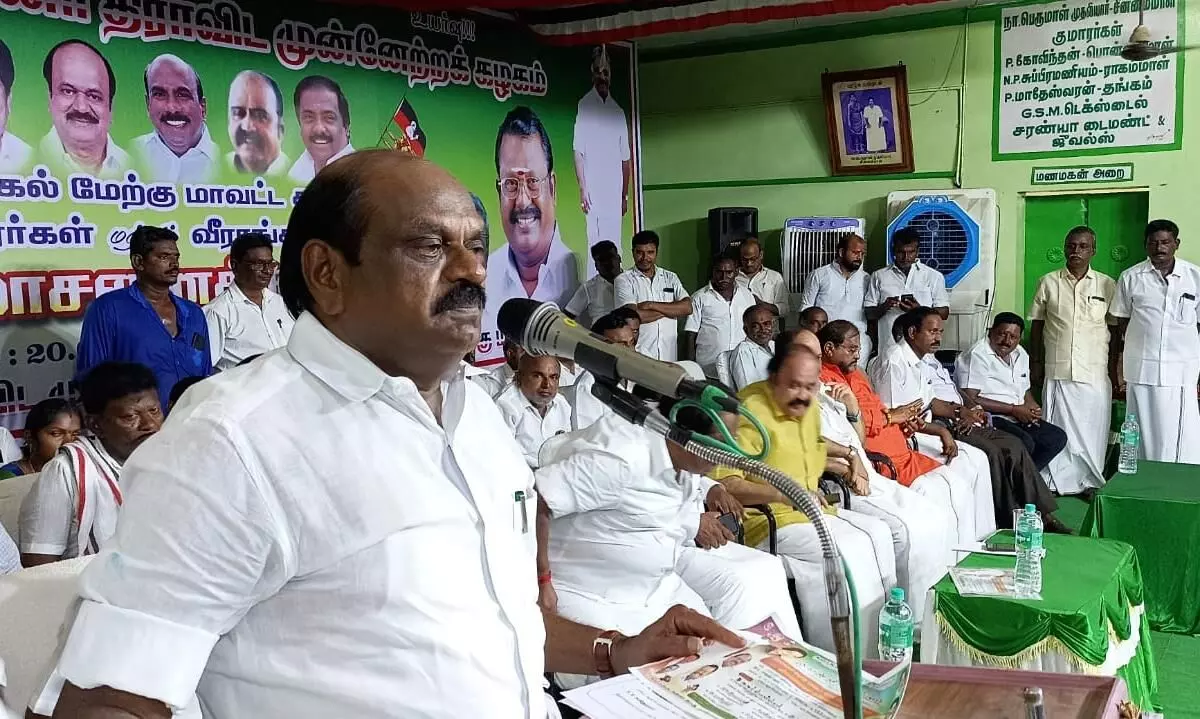 ஒபிஎஸ் அணி அதிமுக செயல் வீரர்கள் கூட்டத்தில் வைத்திலிங்கம் பேச்சு ஒபிஎஸ் அணி அதிமுக செயல் வீரர்கள் கூட்டத்தில் வைத்திலிங்கம் பேச்சு