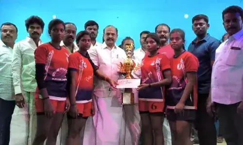 கோவில்பட்டியில் மாவட்ட அளவிலான பெண்களுக்கான மின்னொளி கபடி போட்டி கோவில்பட்டியில் மாவட்ட அளவிலான பெண்களுக்கான மின்னொளி கபடி போட்டி