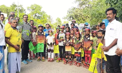கோவில்பட்டியில் பிளாஸ்டிக் ஒழிப்பை வலியுறுத்தி ஸ்கேட்டிங் பேரணி கோவில்பட்டியில் பிளாஸ்டிக் ஒழிப்பை வலியுறுத்தி ஸ்கேட்டிங் பேரணி