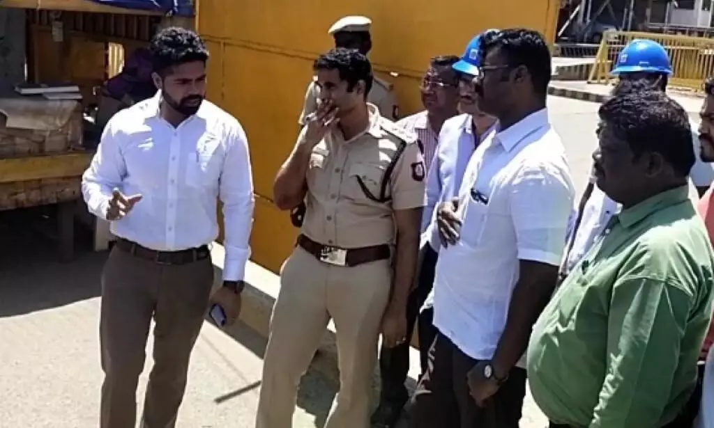 ஸ்டெர்லைட் ஆலையில் சார் ஆட்சியர் தலைமையிலான கண்காணிப்பு குழுவினர் ஆய்வு ஸ்டெர்லைட் ஆலையில் சார் ஆட்சியர் தலைமையிலான கண்காணிப்பு குழுவினர் ஆய்வு