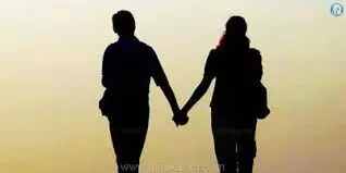 கோவையில் கைக்குழந்தையை தூங்க வைத்து விட்டு கள்ளக்காதலனுடன் ஓட்டம் பிடித்த தாய் கோவையில் கைக்குழந்தையை தூங்க வைத்து விட்டு கள்ளக்காதலனுடன் ஓட்டம் பிடித்த தாய்