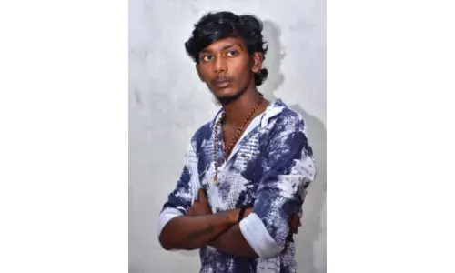 அருப்புக்கோட்டை அருகே மின்னல் தாக்கி இளைஞர் உயிரிழப்பு அருப்புக்கோட்டை அருகே மின்னல் தாக்கி இளைஞர் உயிரிழப்பு