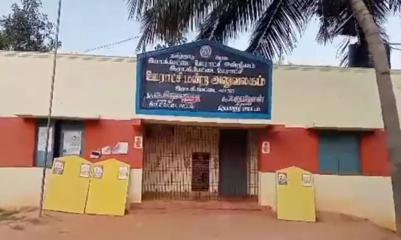 திருத்தணி அருகே ராணுவ வீரரின் மனைவிக்கு பாலியல் தொல்லை கொடுத்ததாக புகார் திருத்தணி அருகே ராணுவ வீரரின் மனைவிக்கு பாலியல் தொல்லை கொடுத்ததாக புகார்