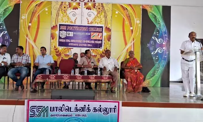 அரசு உதவி பெறும் கல்லூரியில் யோகா கருத்தரங்கம் அரசு உதவி பெறும் கல்லூரியில் யோகா கருத்தரங்கம்