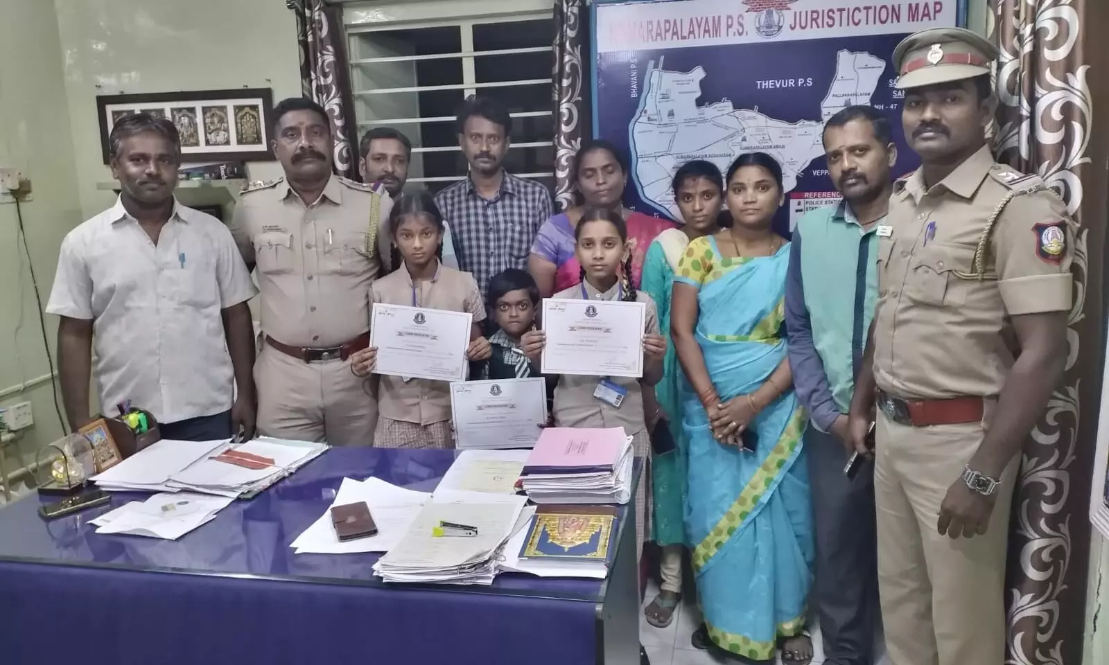 மாவட்ட அளவிலான கட்டுரைப்போட்டியில் குமாரபாளையம் அரசு பள்ளி மாணவியர் முதலிடம் மாவட்ட அளவிலான கட்டுரைப்போட்டியில் குமாரபாளையம் அரசு பள்ளி மாணவியர் முதலிடம்