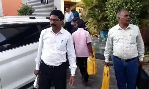 தமிழ்நாடு மெர்க்கன்டைல் வங்கி தலைமை அலுவலகத்தில் வருமான வரித்துறையினர் சோதனை தமிழ்நாடு மெர்க்கன்டைல் வங்கி தலைமை அலுவலகத்தில் வருமான வரித்துறையினர் சோதனை