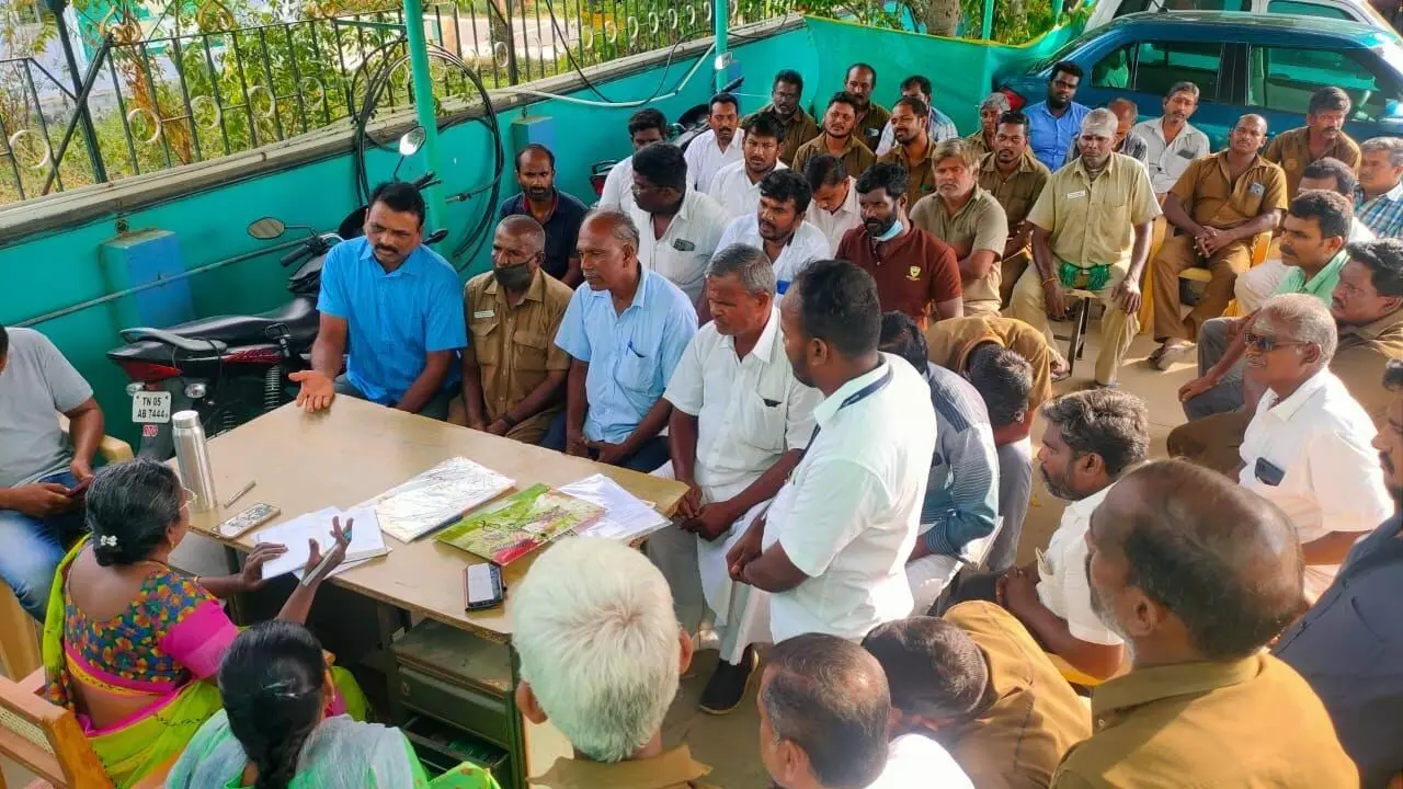 குமாரபாளையத்தில் வாகன ஓட்டுனர்களுக்கான குறை தீர்க்கும் முகாம் குமாரபாளையத்தில் வாகன ஓட்டுனர்களுக்கான குறை தீர்க்கும் முகாம்