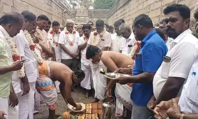 கும்பாபிஷேகத்தையொட்டி தேவிகாபுரம் பெரியநாயகி அம்மன் கோயில் பாலாலயம் கும்பாபிஷேகத்தையொட்டி தேவிகாபுரம் பெரியநாயகி அம்மன் கோயில் பாலாலயம்