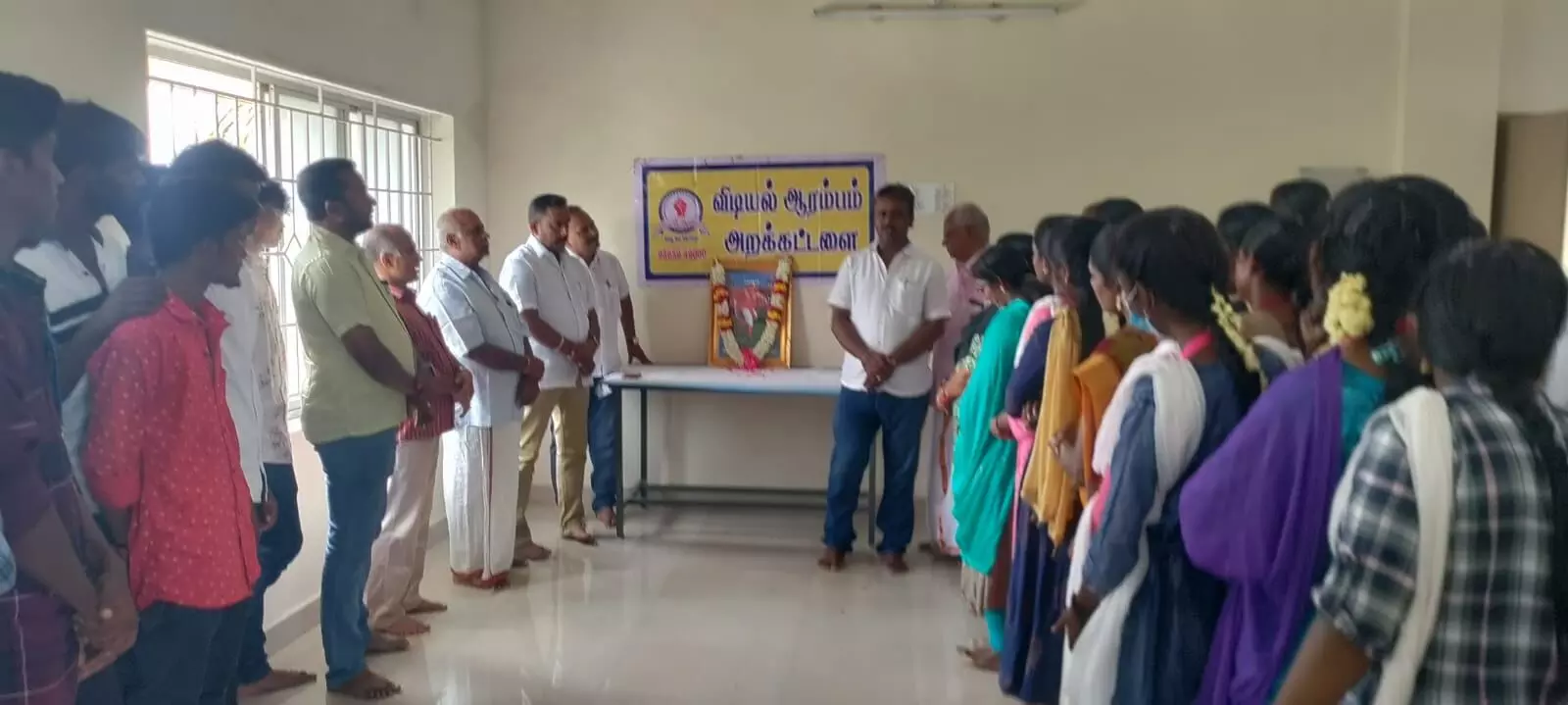 குமாரபாளையம் அரசு நூலகத்தில் வீரன் அழகு முத்துகோன் பிறந்த நாள் விழா குமாரபாளையம் அரசு நூலகத்தில் வீரன் அழகு முத்துகோன் பிறந்த நாள் விழா