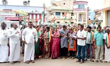 மணிப்பூர் படுகொலையை கண்டித்து சேந்தமங்கலத்தில் காங்கிரஸ் ஆர்ப்பாட்டம்..! மணிப்பூர் படுகொலையை கண்டித்து சேந்தமங்கலத்தில் காங்கிரஸ் ஆர்ப்பாட்டம்..!