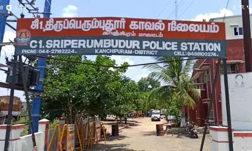 ஸ்ரீபெரும்புதூரில் ஒரே நாளில் இளம்பெண் உள்ளிட்ட 4 பேர் உயிரிழப்பு ஸ்ரீபெரும்புதூரில் ஒரே நாளில் இளம்பெண் உள்ளிட்ட 4 பேர் உயிரிழப்பு