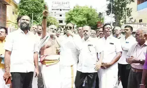 ஸ்ரீரங்கம் ரங்கநாதர் கோவிலில் ஊழல்: பா.ஜ.க. மூத்த தலைவர் எச்.ராஜா பேட்டி ஸ்ரீரங்கம் ரங்கநாதர் கோவிலில் ஊழல்: பா.ஜ.க. மூத்த தலைவர் எச்.ராஜா பேட்டி