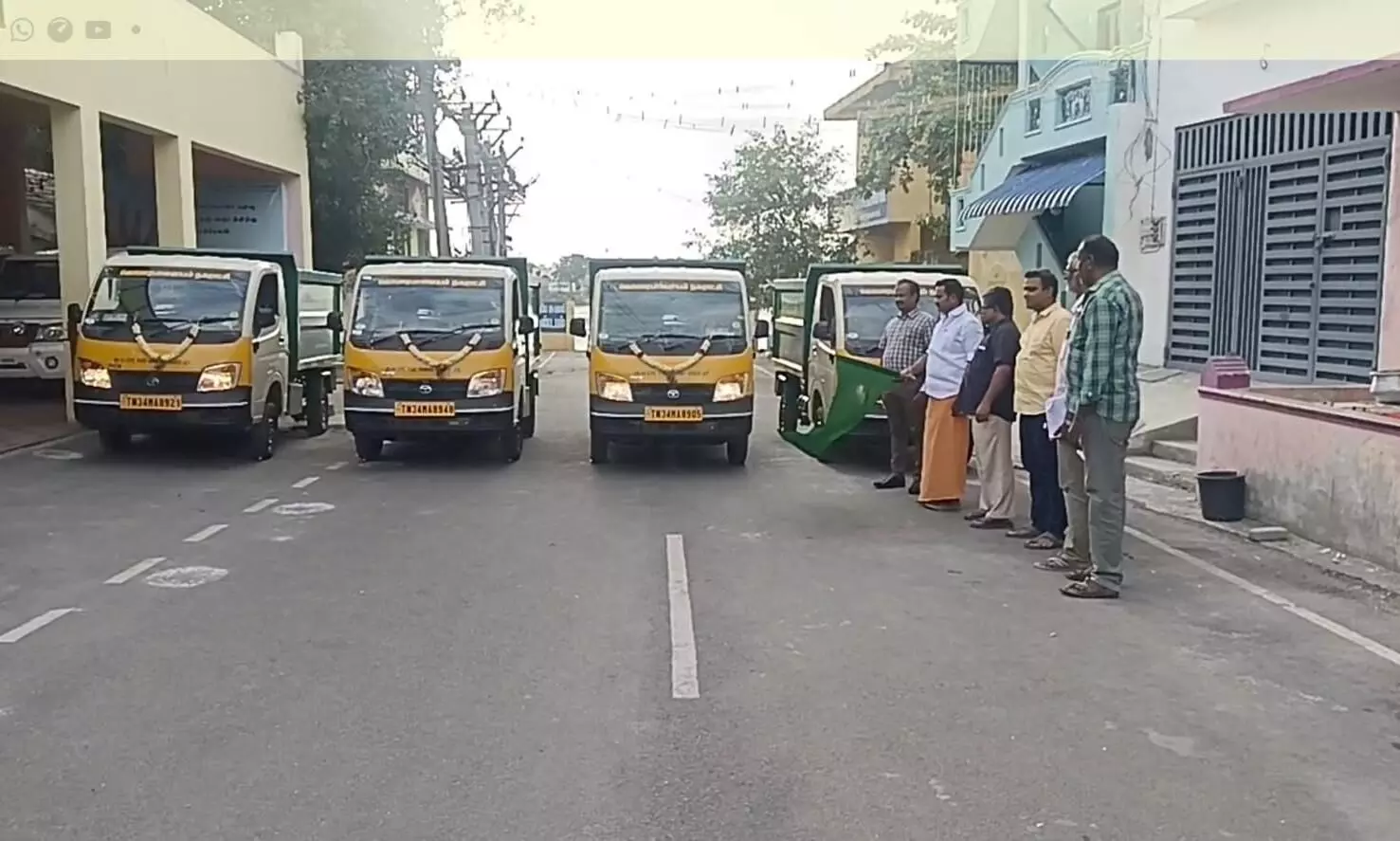 திடக்கழிவுகள் சேகரிக்க புதிய வாகனங்கள் : நகராட்சி தலைவர் துவக்கி வைப்பு..! திடக்கழிவுகள் சேகரிக்க புதிய வாகனங்கள் : நகராட்சி தலைவர் துவக்கி வைப்பு..!