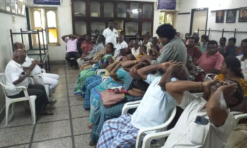 குமாரபாளையத்தில் கலிக்கம் சித்த வைத்திய முகாம் குமாரபாளையத்தில் கலிக்கம் சித்த வைத்திய முகாம்