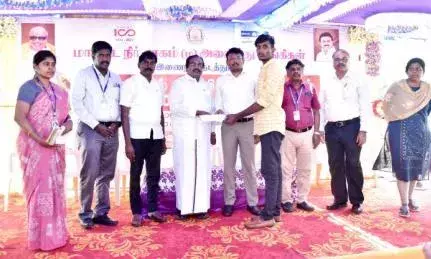 திருவண்ணாமலையில் வங்கிகள் நடத்திய கல்விக்கடன் முகாம் திருவண்ணாமலையில் வங்கிகள் நடத்திய கல்விக்கடன் முகாம்