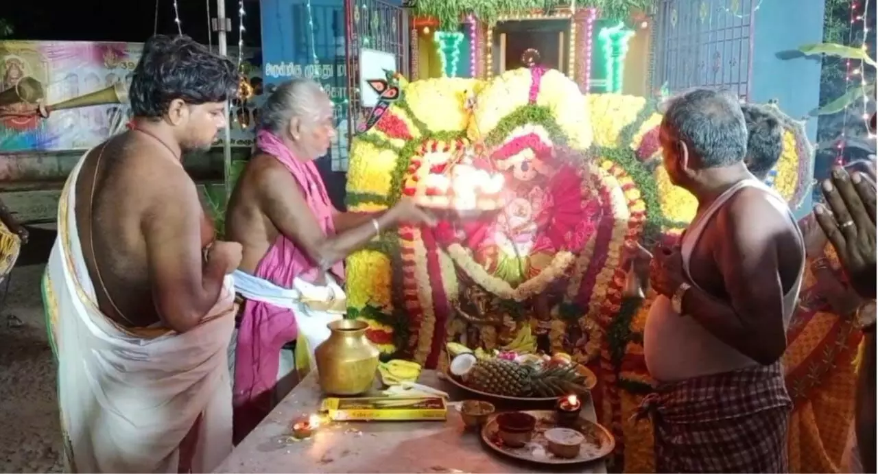 முத்து மாரியம்மன் கோவில் ஆடித்திருவிழா; பக்தர்கள் பரவசம் முத்து மாரியம்மன் கோவில் ஆடித்திருவிழா; பக்தர்கள் பரவசம்
