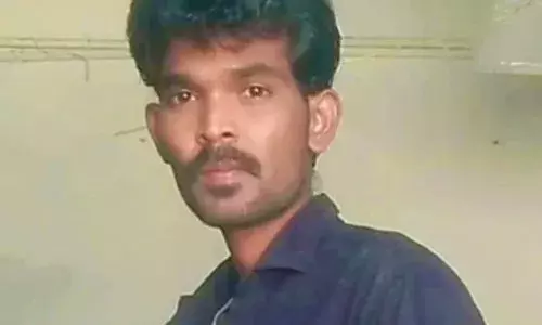 கோவில்பட்டி அருகே வர்ணம் பூசும் தொழிலாளி அடித்துக் கொலை: 2 பேர் கைது கோவில்பட்டி அருகே வர்ணம் பூசும் தொழிலாளி அடித்துக் கொலை: 2 பேர் கைது