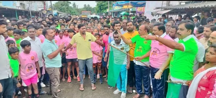 கருணாநிதி நூற்றாண்டு விழா முன்னிட்டு மீஞ்சூரில் மாரத்தான் போட்டி கருணாநிதி நூற்றாண்டு விழா முன்னிட்டு மீஞ்சூரில் மாரத்தான் போட்டி