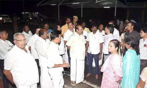 திருவண்ணாமலை கிரிவலப் பாதையில் அமைச்சர் வேலு ஆய்வு திருவண்ணாமலை கிரிவலப் பாதையில் அமைச்சர் வேலு ஆய்வு