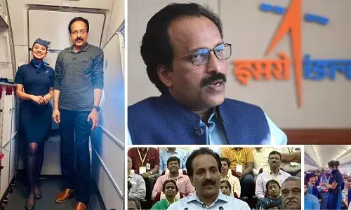 Warm Welcome to ISRO Chief இண்டிகோ விமானத்தில் இஸ்ரோ தலைவர் சோமநாத்துக்கு உற்சாக வரவேற்பு Warm Welcome to ISRO Chief இண்டிகோ விமானத்தில் இஸ்ரோ தலைவர் சோமநாத்துக்கு உற்சாக வரவேற்பு