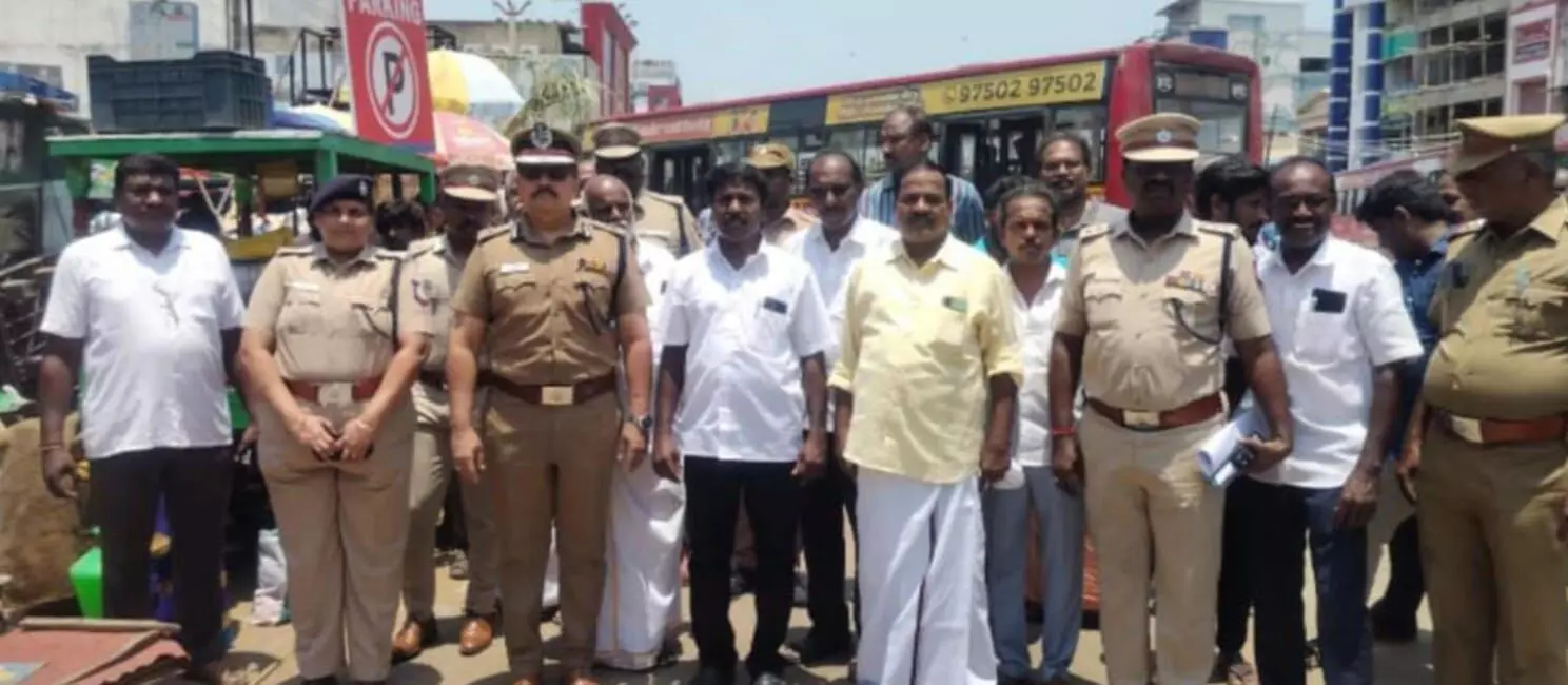 செங்குன்றத்தில் ஆவடி பெருநகர காவல் மாநகர ஆணையர் சங்கர் திடீர் ஆய்வு செங்குன்றத்தில் ஆவடி பெருநகர காவல் மாநகர ஆணையர் சங்கர் திடீர் ஆய்வு
