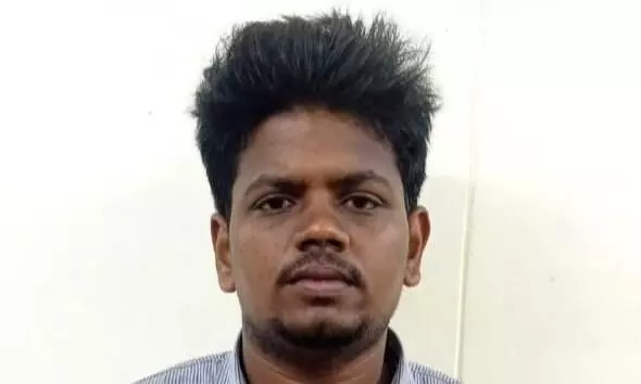 திருத்தணி அருகே பெண்ணை ஏமாற்றி உல்லாசம் அனுபவித்த இளைஞர் கைது திருத்தணி அருகே பெண்ணை ஏமாற்றி உல்லாசம் அனுபவித்த இளைஞர் கைது