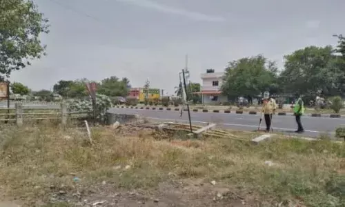 மேம்பாலம் கட்டப்படுமா? பொதுமக்கள் எதிர்பார்ப்பு..! மேம்பாலம் கட்டப்படுமா? பொதுமக்கள் எதிர்பார்ப்பு..!