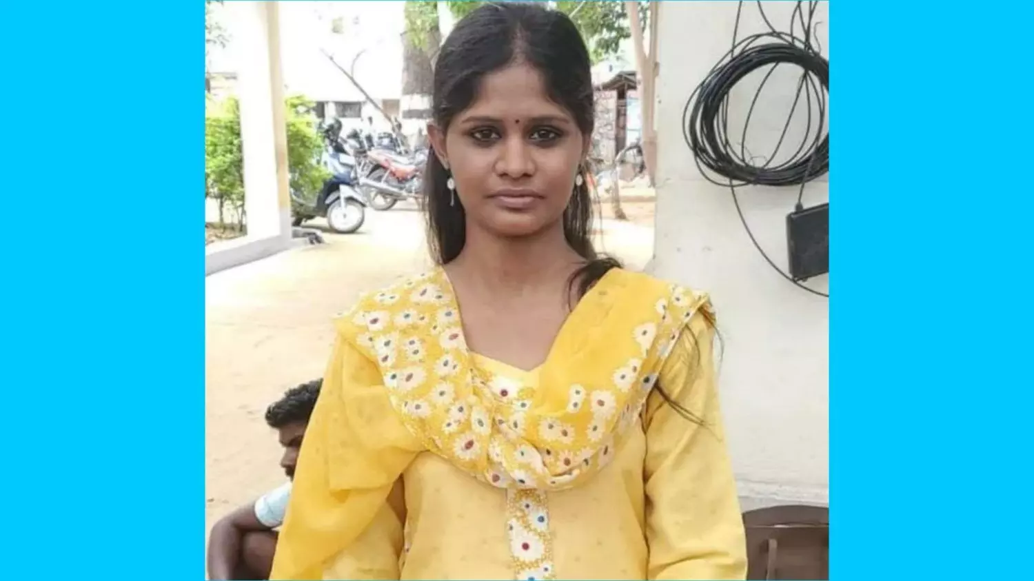 கோபி காவல் நிலையம் முன்பு தீக்குளிக்க முயன்ற நர்ஸ் மீது வழக்குப்பதிவு கோபி காவல் நிலையம் முன்பு தீக்குளிக்க முயன்ற நர்ஸ் மீது வழக்குப்பதிவு