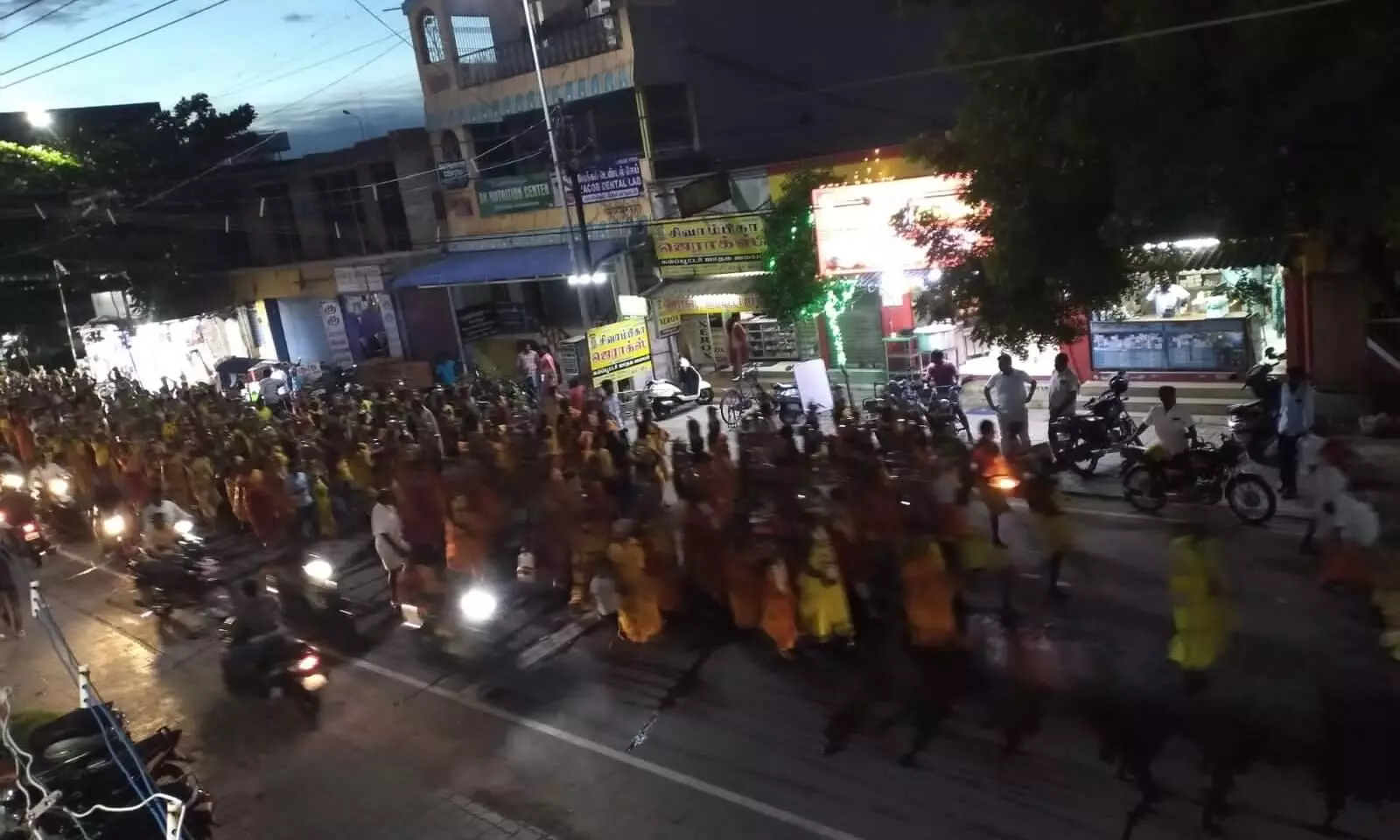 செல்வமாரியம்மன் கும்பாபிஷேக தீர்த்தக்குட ஊர்வலம் செல்வமாரியம்மன் கும்பாபிஷேக தீர்த்தக்குட ஊர்வலம்
