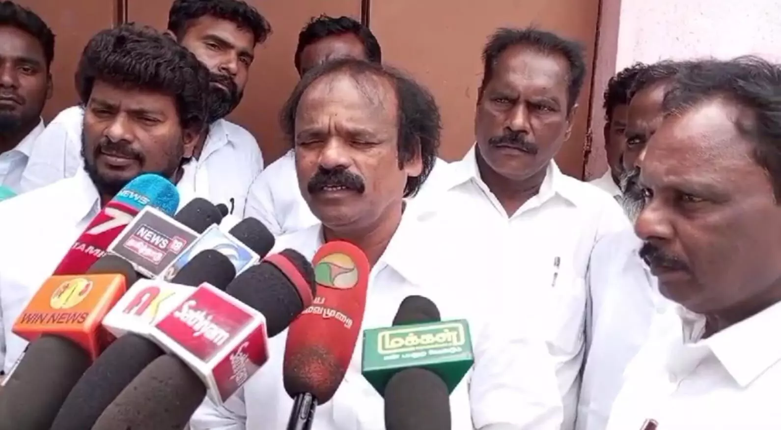 தி.மு.க.வில் தான் சனாதன கொடுமை: பூவை ஜெகன் மூர்த்தி குற்றச்சாட்டு தி.மு.க.வில் தான் சனாதன கொடுமை: பூவை ஜெகன் மூர்த்தி குற்றச்சாட்டு
