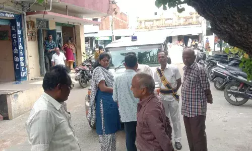 பட்டுப்போன மரத்தை வெட்ட  ஆர்.டி.ஓ. பரிந்துரை..! பட்டுப்போன மரத்தை வெட்ட  ஆர்.டி.ஓ. பரிந்துரை..!