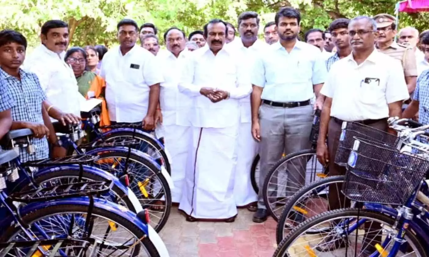 காஞ்சிக்கோவில், மயிலம்பாடி அரசு பள்ளி மாணவர்களுக்கு இலவச சைக்கிள் காஞ்சிக்கோவில், மயிலம்பாடி அரசு பள்ளி மாணவர்களுக்கு இலவச சைக்கிள்