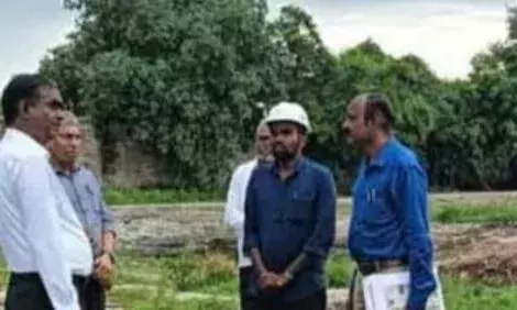 திண்டுக்கல் குப்பை கிடங்கில் ஆணையாளர் ஆய்வு திண்டுக்கல் குப்பை கிடங்கில் ஆணையாளர் ஆய்வு