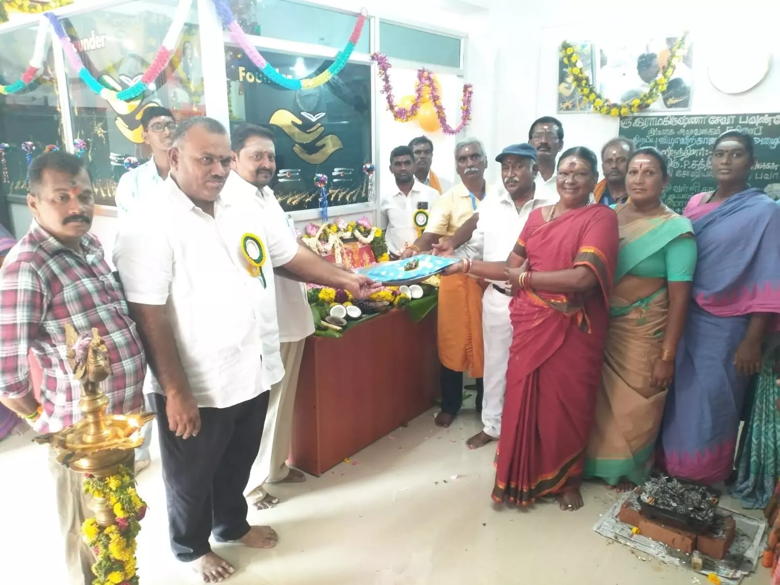 குமாரபாளையத்தில் ராமகிருஷ்ணா ஆஸ்ரமம் கல்வி சேவை மையம் திறப்பு விழா குமாரபாளையத்தில் ராமகிருஷ்ணா ஆஸ்ரமம் கல்வி சேவை மையம் திறப்பு விழா