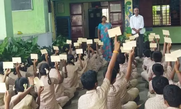 குமாரபாளையம் நகராட்சி நடுநிலைப்பள்ளியில் தேசிய தபால் தினம் கொண்டாட்டம் குமாரபாளையம் நகராட்சி நடுநிலைப்பள்ளியில் தேசிய தபால் தினம் கொண்டாட்டம்