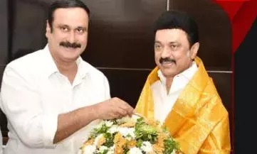 சென்னை தலைமைச் செயலகத்தில் முதல்வர்-அன்புமணி திடீர் சந்திப்பு சென்னை தலைமைச் செயலகத்தில் முதல்வர்-அன்புமணி திடீர் சந்திப்பு