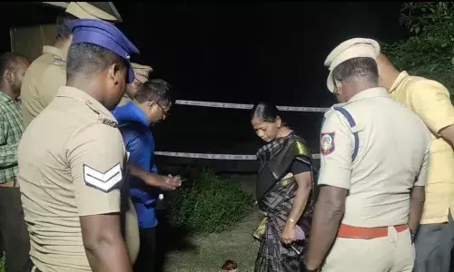 ரௌடிகள் சுட்டுக் கொல்லப்பட்ட இடத்தில் கோட்டாட்சியர் ஆய்வு..! ரௌடிகள் சுட்டுக் கொல்லப்பட்ட இடத்தில் கோட்டாட்சியர் ஆய்வு..!