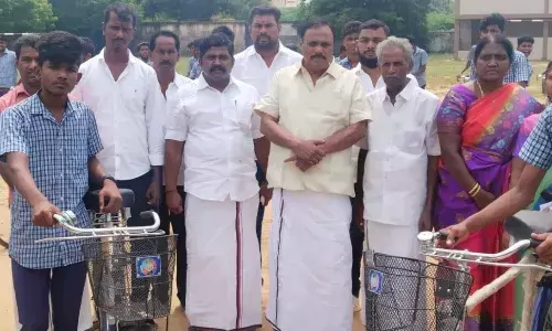 அரசுப்பள்ளி மாணவ, மாணவிகளுக்கு அரசின் விலையில்லா மிதிவண்டி..!